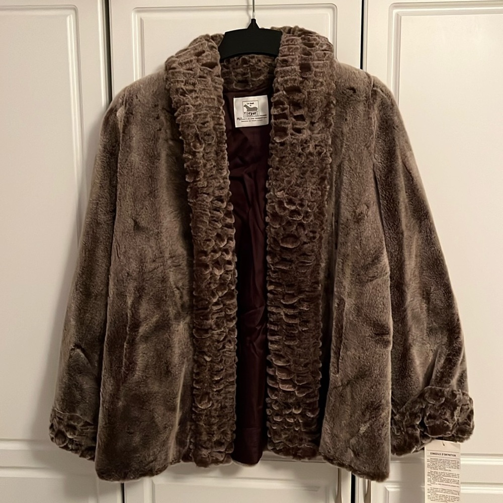Le Coat by Tissavel of France